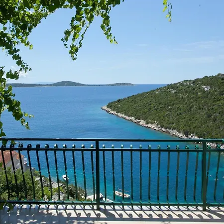 Wonderful Visinisce With Terrace And Sea Views Apartment Vinisce