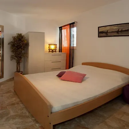 Wonderful Visinisce With Terrace And Sea Views Apartment Vinisce