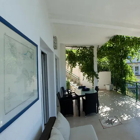 Wonderful Visinisce With Terrace And Sea Views * Vinisce