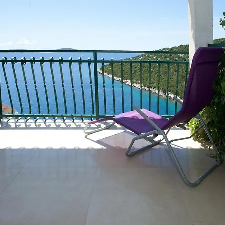Apartment Wonderful Visinisce With Terrace And Sea Views