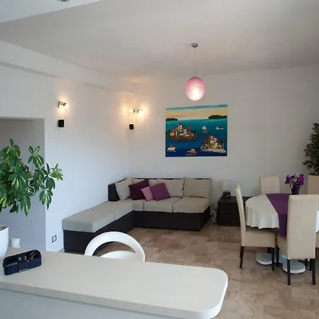 Apartment Wonderful Visinisce With Terrace And Sea Views